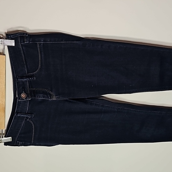 Hollister dark wash 26x29 low rise skinny jeans - Picture 2 of 7